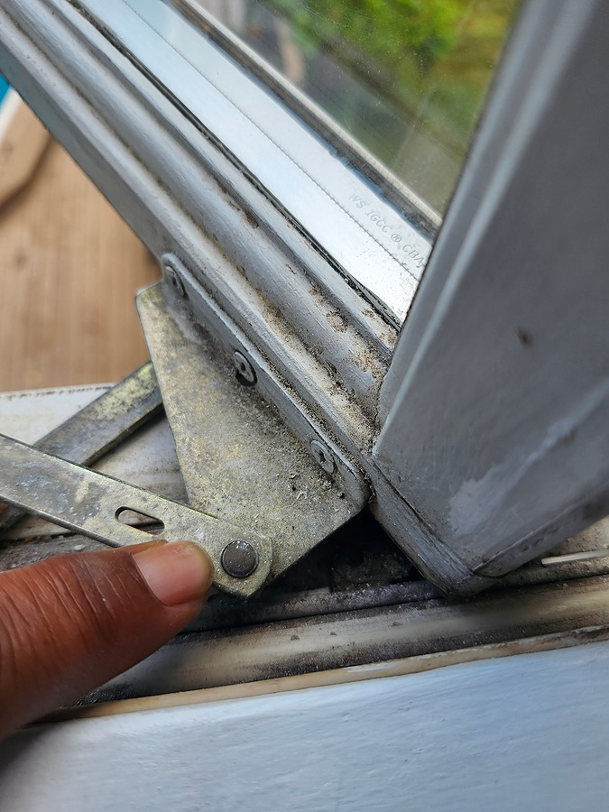 Snap-Stud Bracket