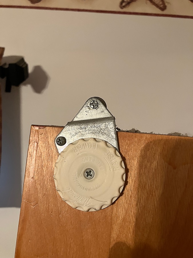 Offset Closet Hanger