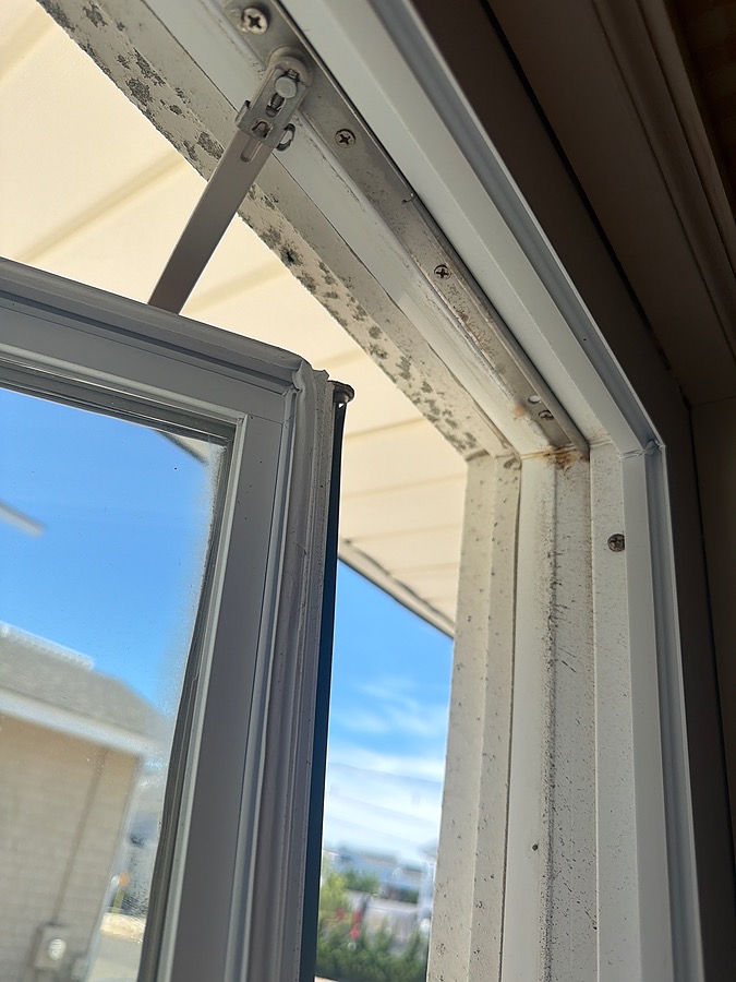 Broken hinge