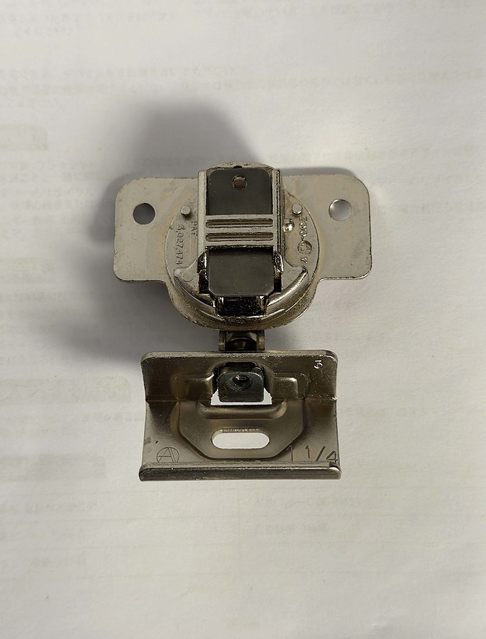 hinge-back
