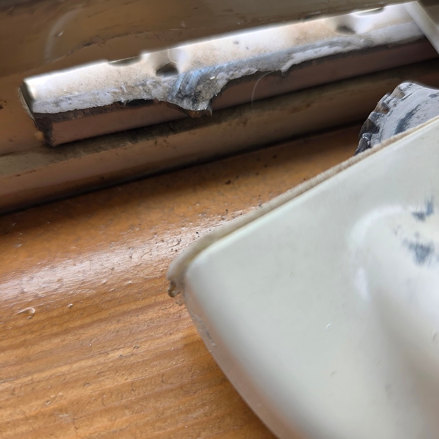 Broken mounting plate