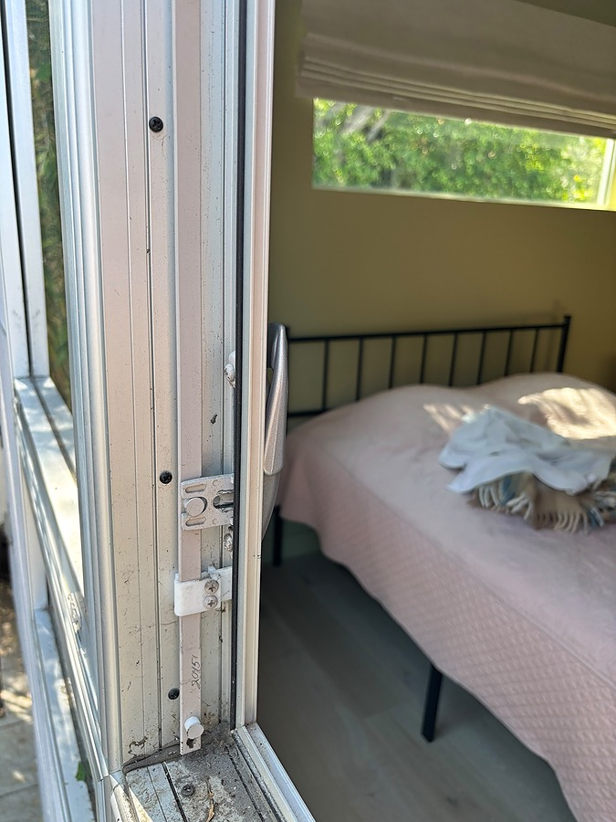 Window-03