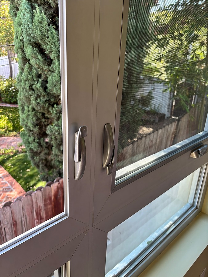 Window-04