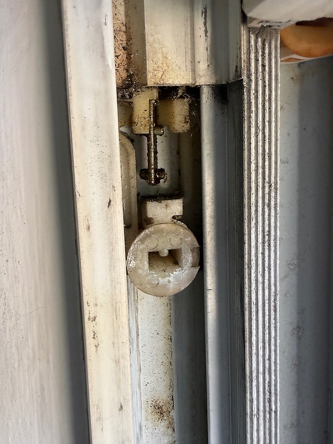 Window Pivot Shoe